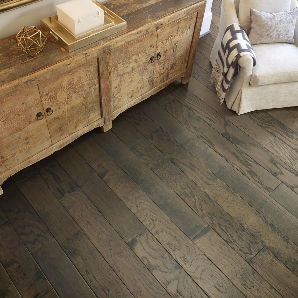 How to Protect Your Hardwood Over the Holidays | Vic's Carpet & Flooring